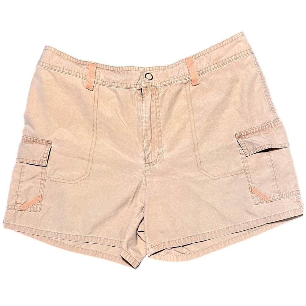 00s Gloria Vanderbilt tan cargo shorts with utility pockets